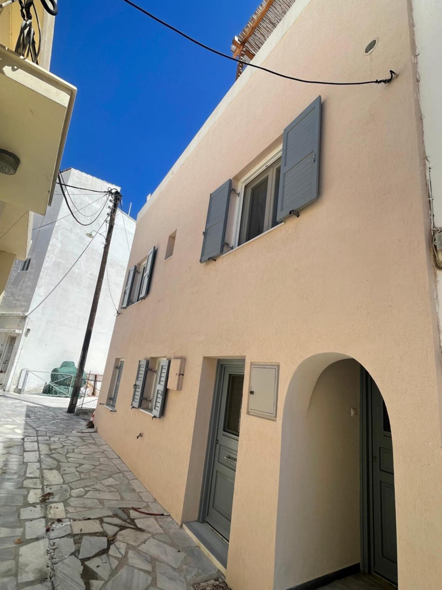 Modern & Comfortable House In The City Center Ermupoli Exteriér fotografie